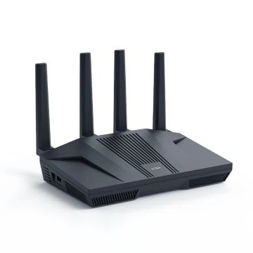 Router Wi-Fi 6 vedere frontală, design negru cu antene multiple și indicatori LED frontali, aspect general al dispozitivului