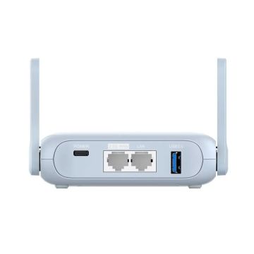 Router cu detaliu port 2.5G și conectori, evidențiind capabilități de conectivitate high-speed pentru rețea